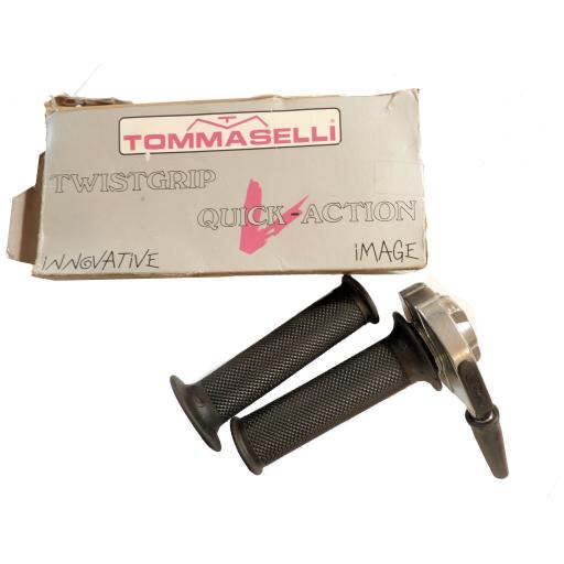 Tommaselli Commando Throttle and Grips 10.jpg